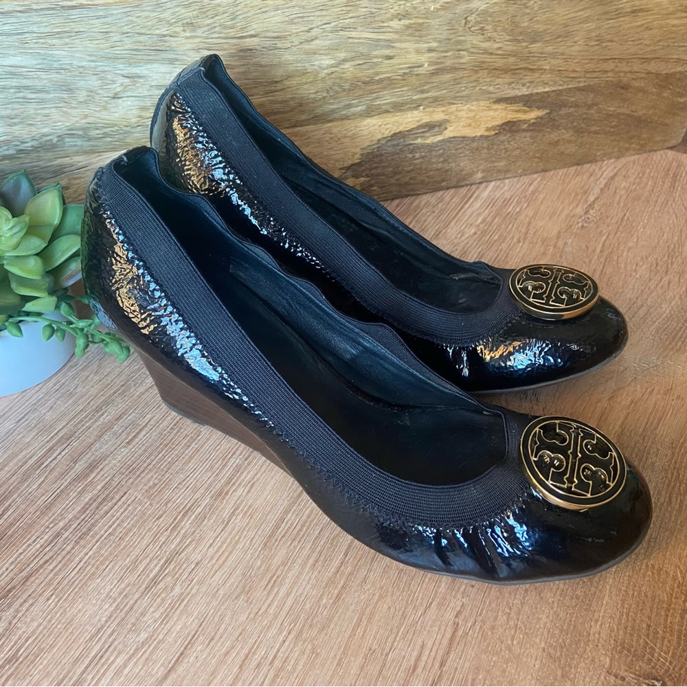 TORY BURCH Black Patent Leather Wedges - Picture 2 of 7